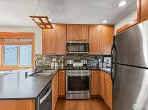 4105 Fremont Avenue N A, Seattle WA 98103