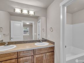2142 S 263rd Street, Des Moines WA 98198