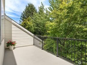 15428 135th Place NE 36B, Woodinville WA 98072