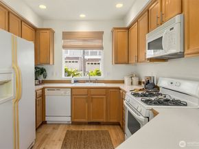 15428 135th Place NE 36B, Woodinville WA 98072