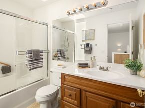 15428 135th Place NE 36B, Woodinville WA 98072