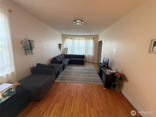 3926 S Warsaw Street, Seattle WA 98118