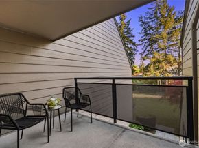 10327 NE 19th Place, Bellevue WA 98004