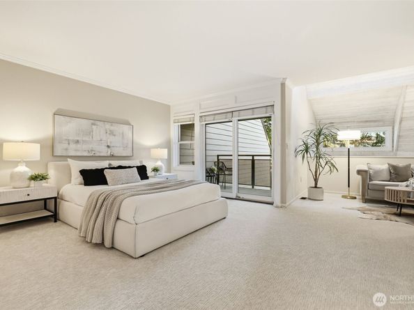 10327 NE 19th Place, Bellevue WA 98004