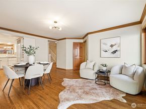 10327 NE 19th Place, Bellevue WA 98004