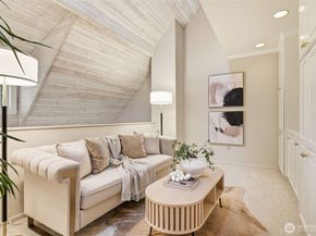 10327 NE 19th Place, Bellevue WA 98004