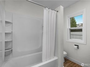 206 Hewitt Avenue, Bremerton WA 98337