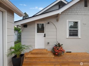 206 Hewitt Avenue, Bremerton WA 98337