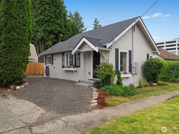 206 Hewitt Avenue, Bremerton WA 98337