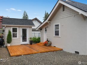206 Hewitt Avenue, Bremerton WA 98337