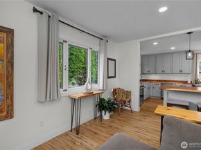 206 Hewitt Avenue, Bremerton WA 98337