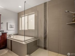 10644 Bartlett Avenue NE, Seattle WA 98125