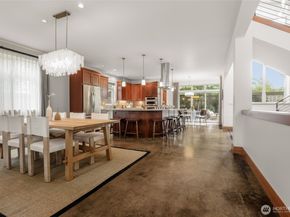 10644 Bartlett Avenue NE, Seattle WA 98125