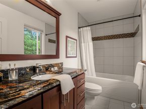 10644 Bartlett Avenue NE, Seattle WA 98125