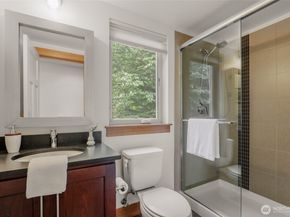 10644 Bartlett Avenue NE, Seattle WA 98125