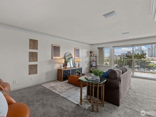 701 122nd Avenue NE 205, Bellevue WA 98005
