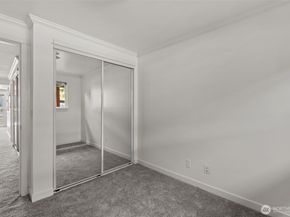 701 122nd Avenue NE 205, Bellevue WA 98005