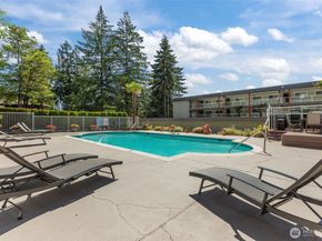 701 122nd Avenue NE 205, Bellevue WA 98005