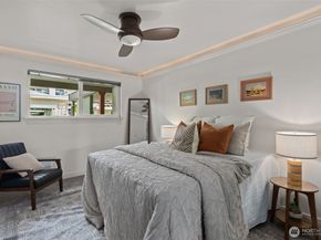 701 122nd Avenue NE 205, Bellevue WA 98005