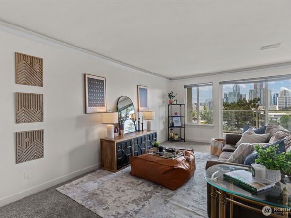 701 122nd Avenue NE 205, Bellevue WA 98005