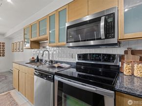 701 122nd Avenue NE 205, Bellevue WA 98005