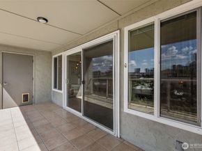 701 122nd Avenue NE 205, Bellevue WA 98005