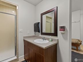 701 122nd Avenue NE 205, Bellevue WA 98005