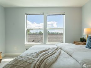 209 N 39th Street 304, Seattle WA 98103