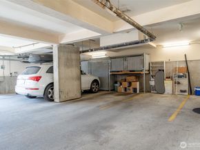 209 N 39th Street 304, Seattle WA 98103
