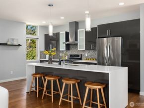 5903 20th Avenue S, Seattle WA 98108