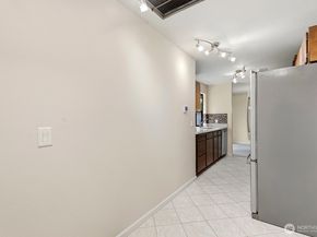 11512 103rd Place NE B6, Kirkland WA 98033