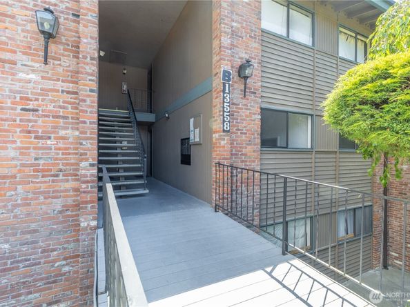 13558 37th Avenue S 21, Tukwila WA 98168