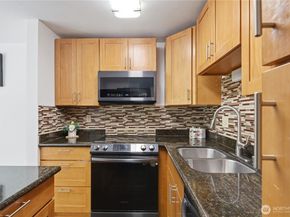 13558 37th Avenue S 21, Tukwila WA 98168
