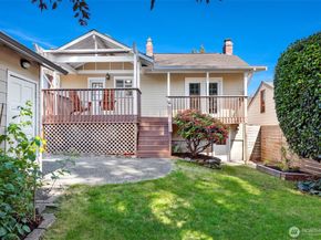10327 Stone Avenue N, Seattle WA 98133