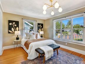10327 Stone Avenue N, Seattle WA 98133