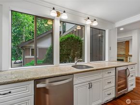 3720 131st Avenue NE, Bellevue WA 98005