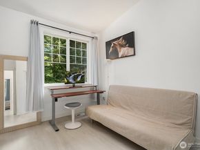 2020 132nd Avenue SE 204, Bellevue WA 98005