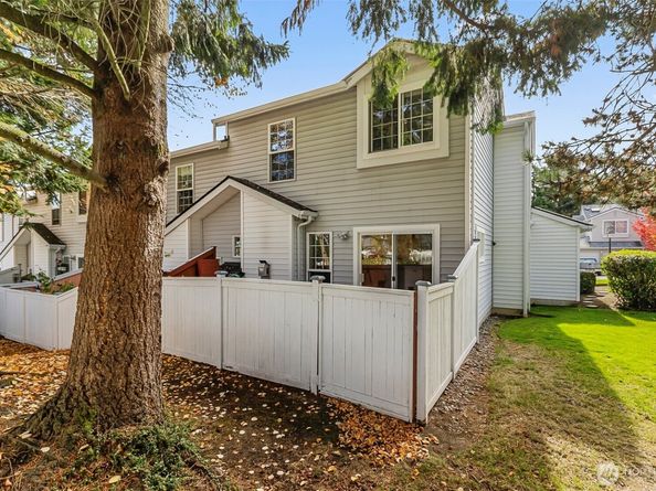 10030 Holly Drive 101, Everett WA 98204
