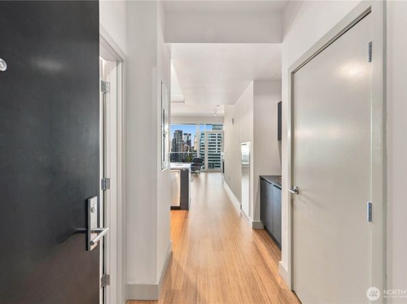 737 Olive Way 2607, Seattle WA 98101