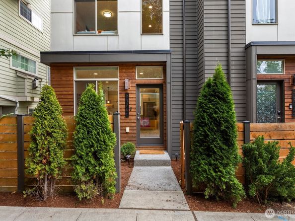 8370 Loyal  Way NW C, Seattle WA 98117