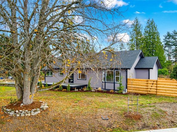 8521 Holly Drive, Everett WA 98208