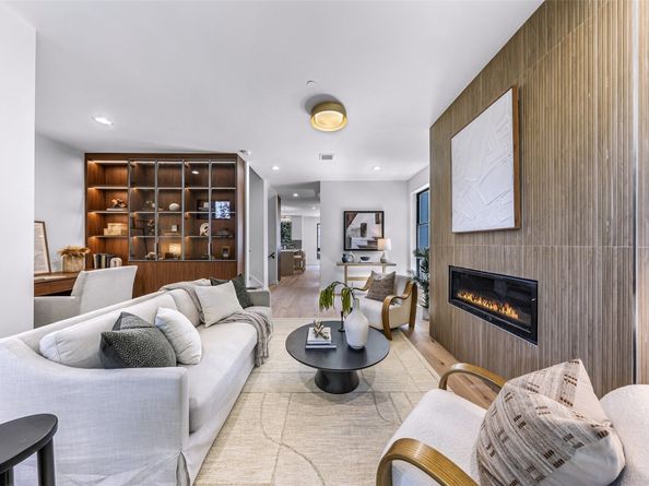 19215 77th Court NE 101, Kenmore WA 98028