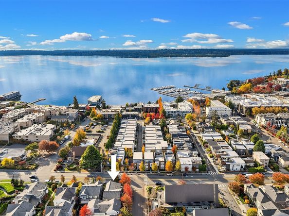 402 State Street S 2, Kirkland WA 98033