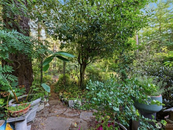 14329 Komedal Road NE, Bainbridge Island WA 98110