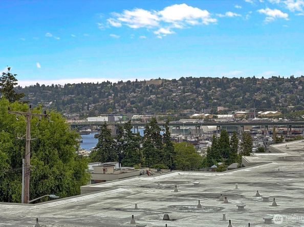 3700 W 25th Place 201, Seattle WA 98199
