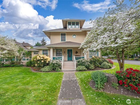 10425 E Riverside Drive, Bothell WA 98011