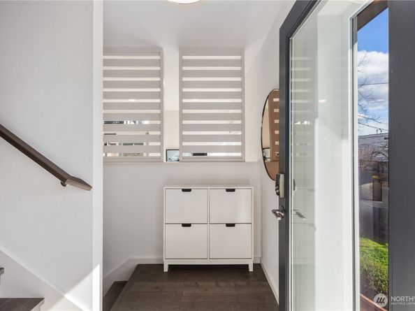 926 N 35th Street, Seattle WA 98103