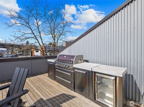 926 N 35th Street, Seattle WA 98103
