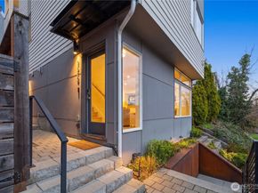 926 N 35th Street, Seattle WA 98103