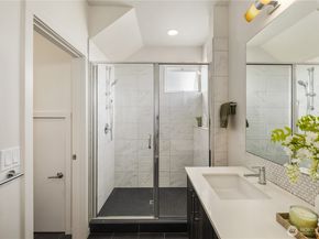 926 N 35th Street, Seattle WA 98103